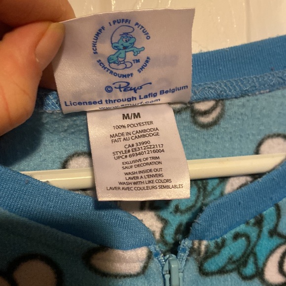 4/$20 Fuzzy Smurf’s onesie pyjamas - Picture 3 of 4